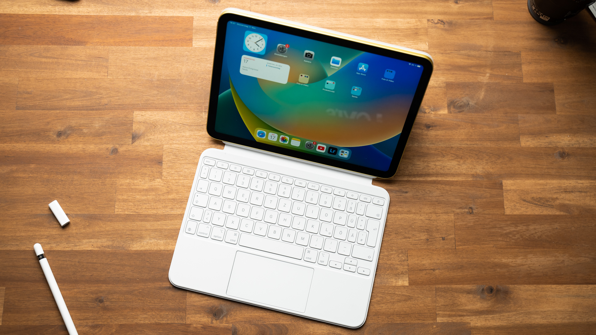 Apple iPad 10 mit Magic Keyboard Folio