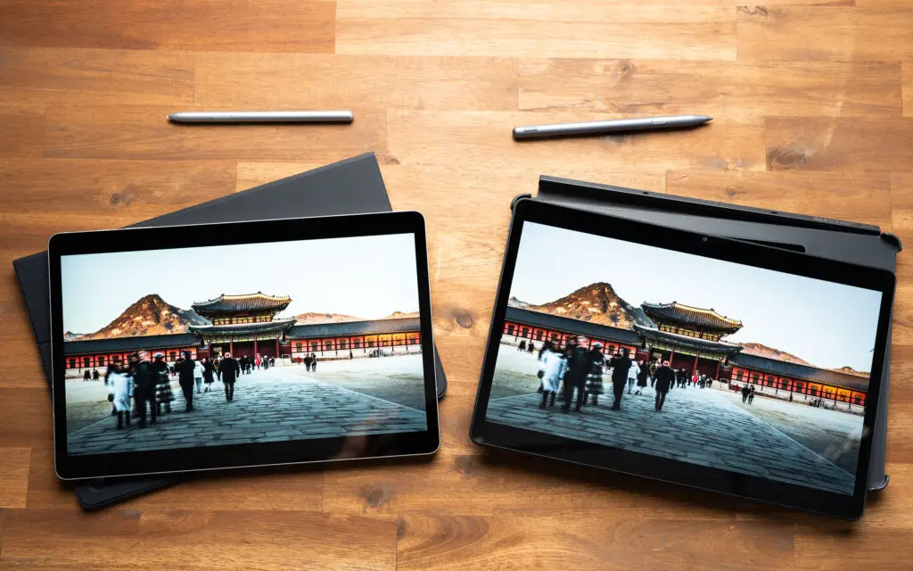 Lenovo Tab P12 vs. Samsung Galaxy Tab S7 FE Display