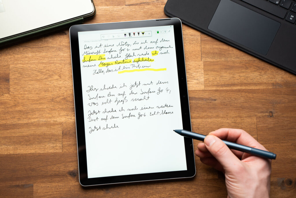 Microsoft Surface Go 4 mit Surface Pen